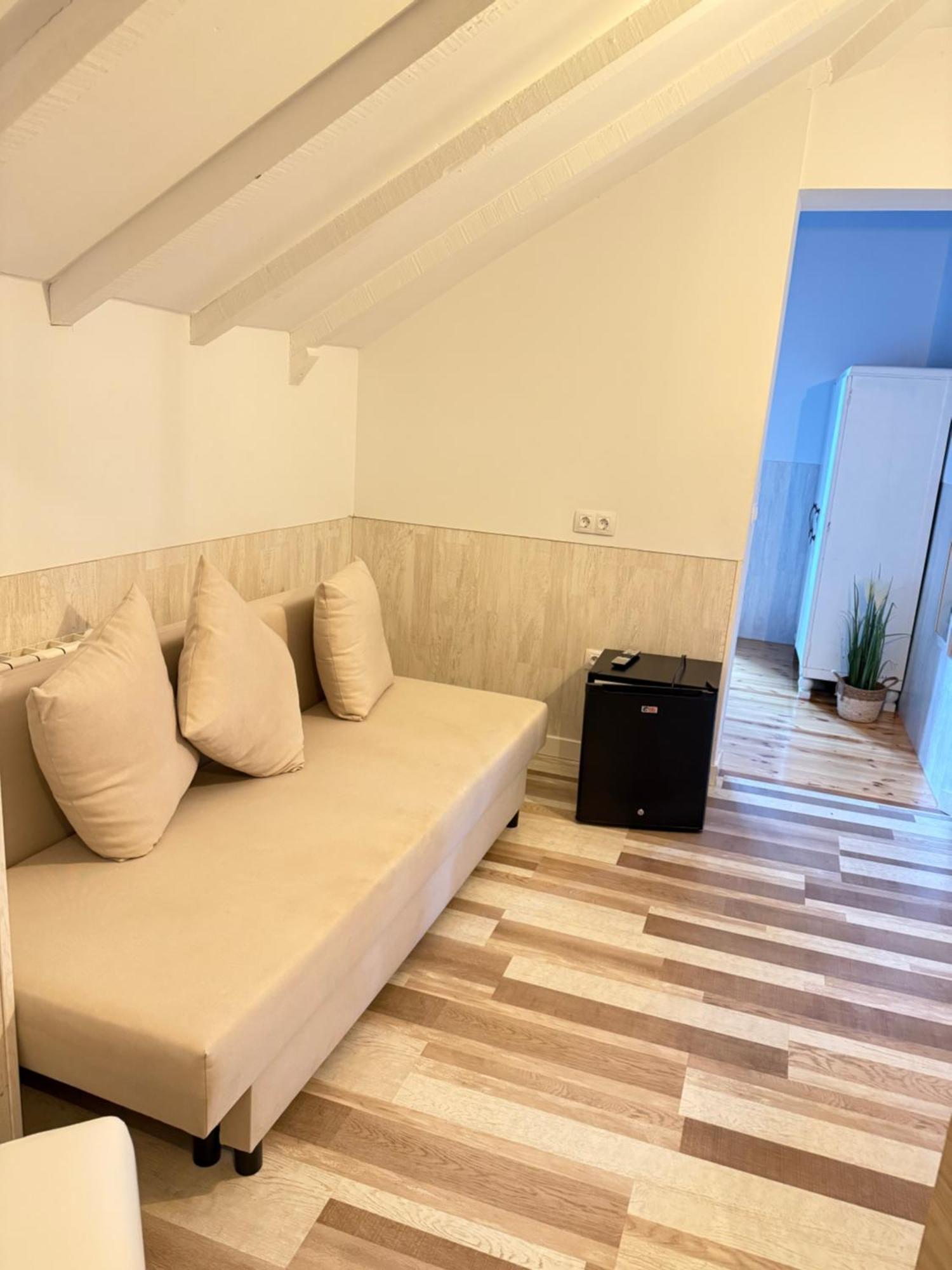 Casa Jardin El Colmenar Hotel Las Navas Del Marques Luaran gambar